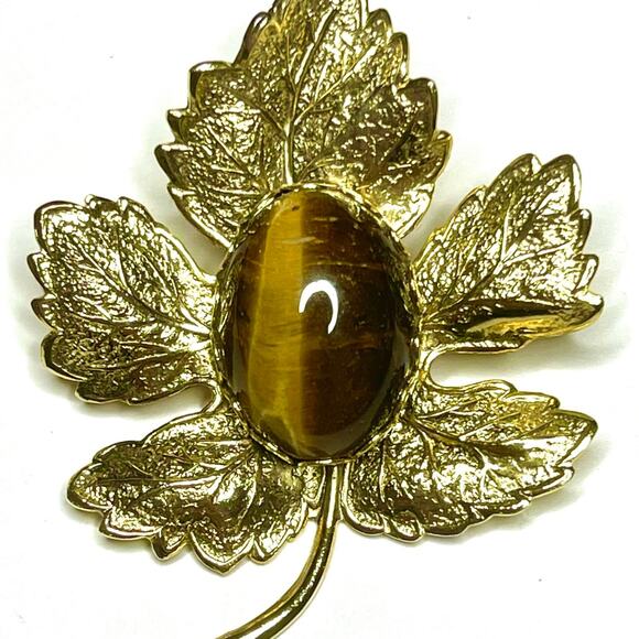 Vintage Brooch Maple Leaf Genuine Tigers Eye Gemstone Vtg Jewelry F023 - Picture 1 of 5